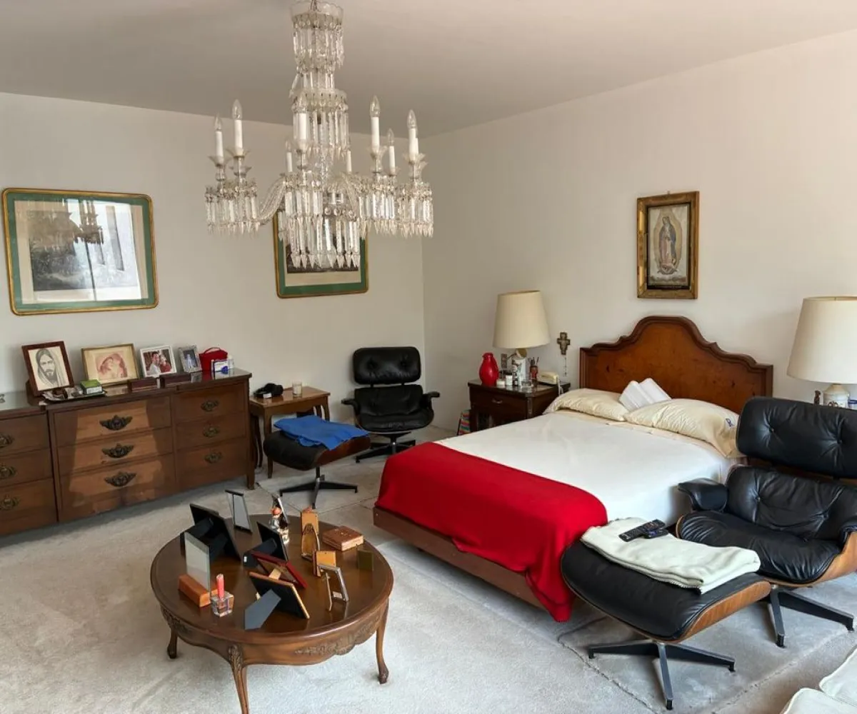 Casa En Venta,El Capullo,Avenida D 544, Zapopan, Jalisco 45150, 5 Habitaciones,4 Baños,Avenida D,2,pb5r11R