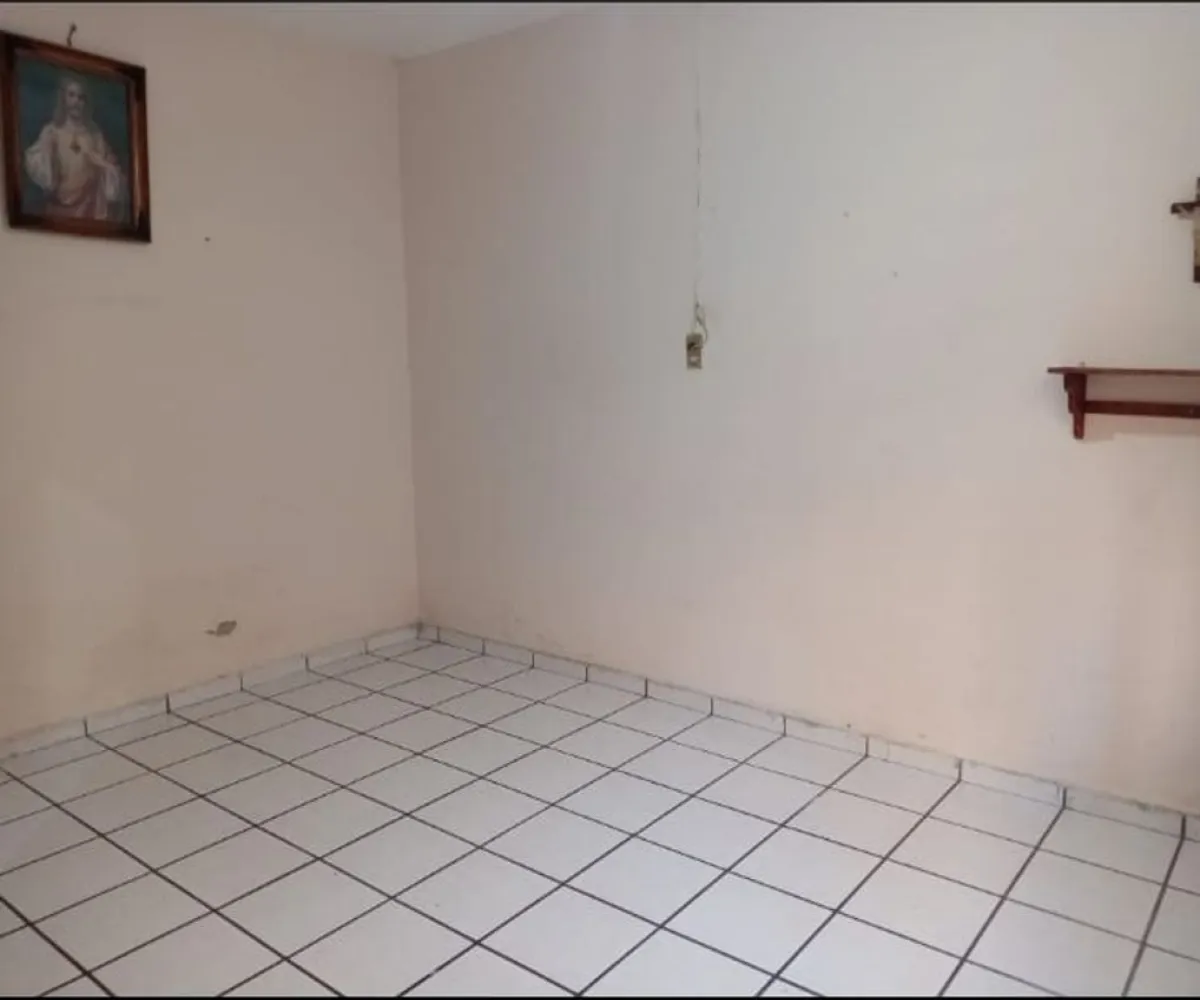 Casa En Venta,8 de Julio,Pelicano 869, Guadalajara, Jalisco 44910, 4 Habitaciones,1 Baño,Pelicano,1,p6fLrcl