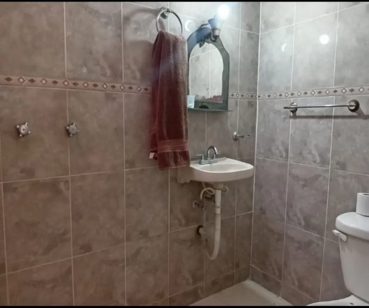 Casa En Venta,8 de Julio,Pelicano 869, Guadalajara, Jalisco 44910, 4 Habitaciones,1 Baño,Pelicano,1,p6fLrcl
