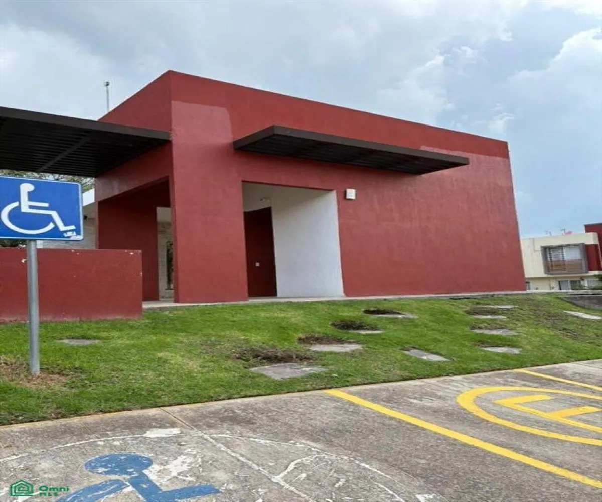 Casa En Venta,Jardines de San Gonzalo,Av. De Las Torres (Fracc. Real Cantabria) 3850 Int. Tulipanes 138, Zapopan, Jalisco 45134, 3 Habitaciones,2 Baños,Av. De Las Torres (Fracc. Real Cantabria),2,MX251022710