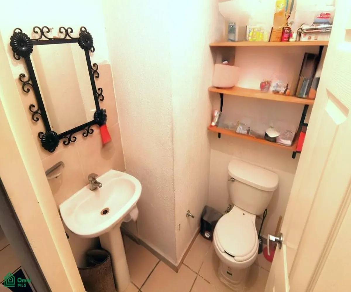 Casa En Venta,Fraccionamiento Banus,Av. Real Banus 1000, Tlajomulco de Zuniga, Jalisco 45640, 3 Habitaciones,1 Baño,Av. Real Banus,2,MX251023116