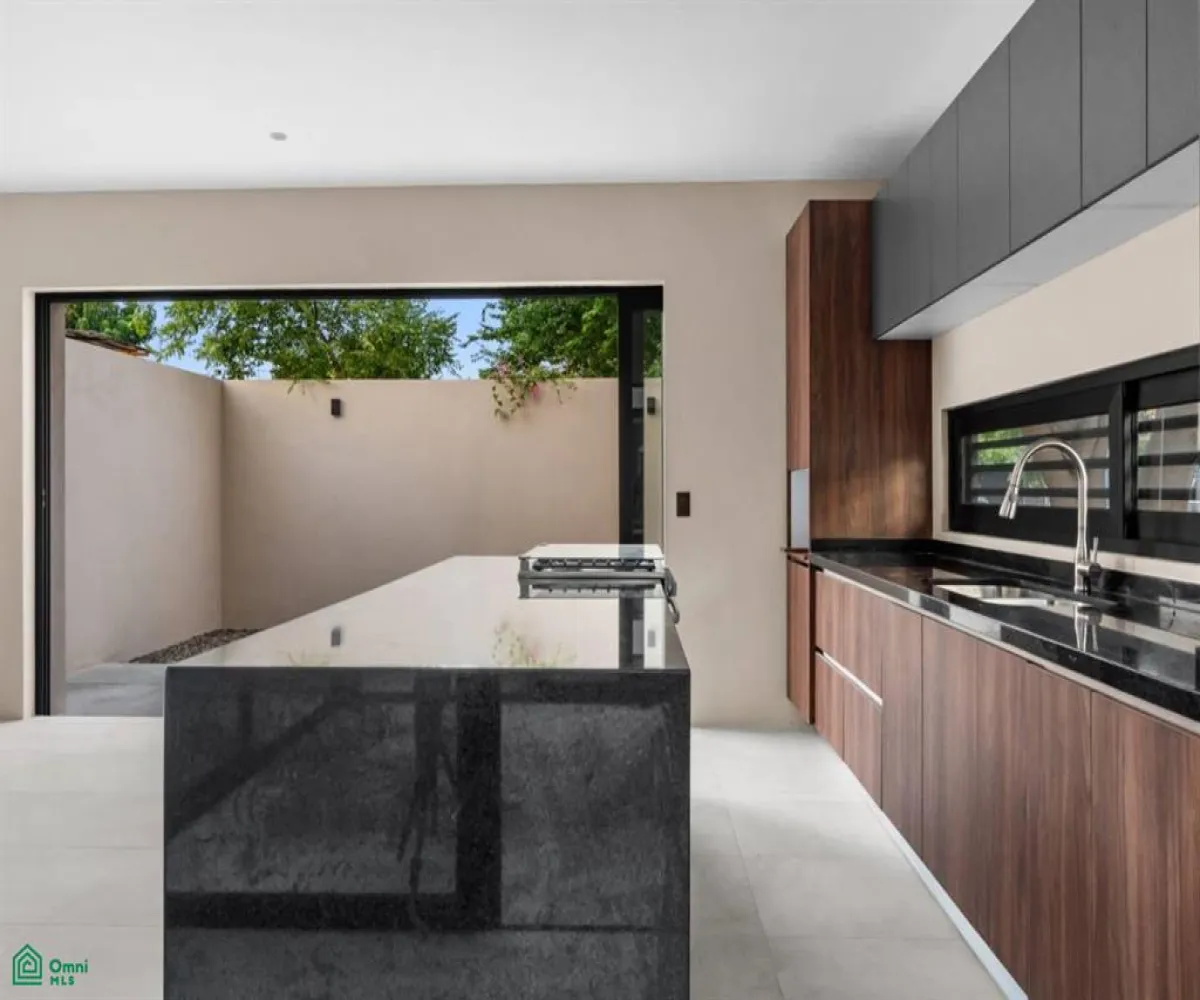 Casa En Venta,Villa de Guadalupe,Independencia 1313, Puerto Vallarta, Jalisco 48290, 3 Habitaciones,2 Baños,Independencia,MX25689029