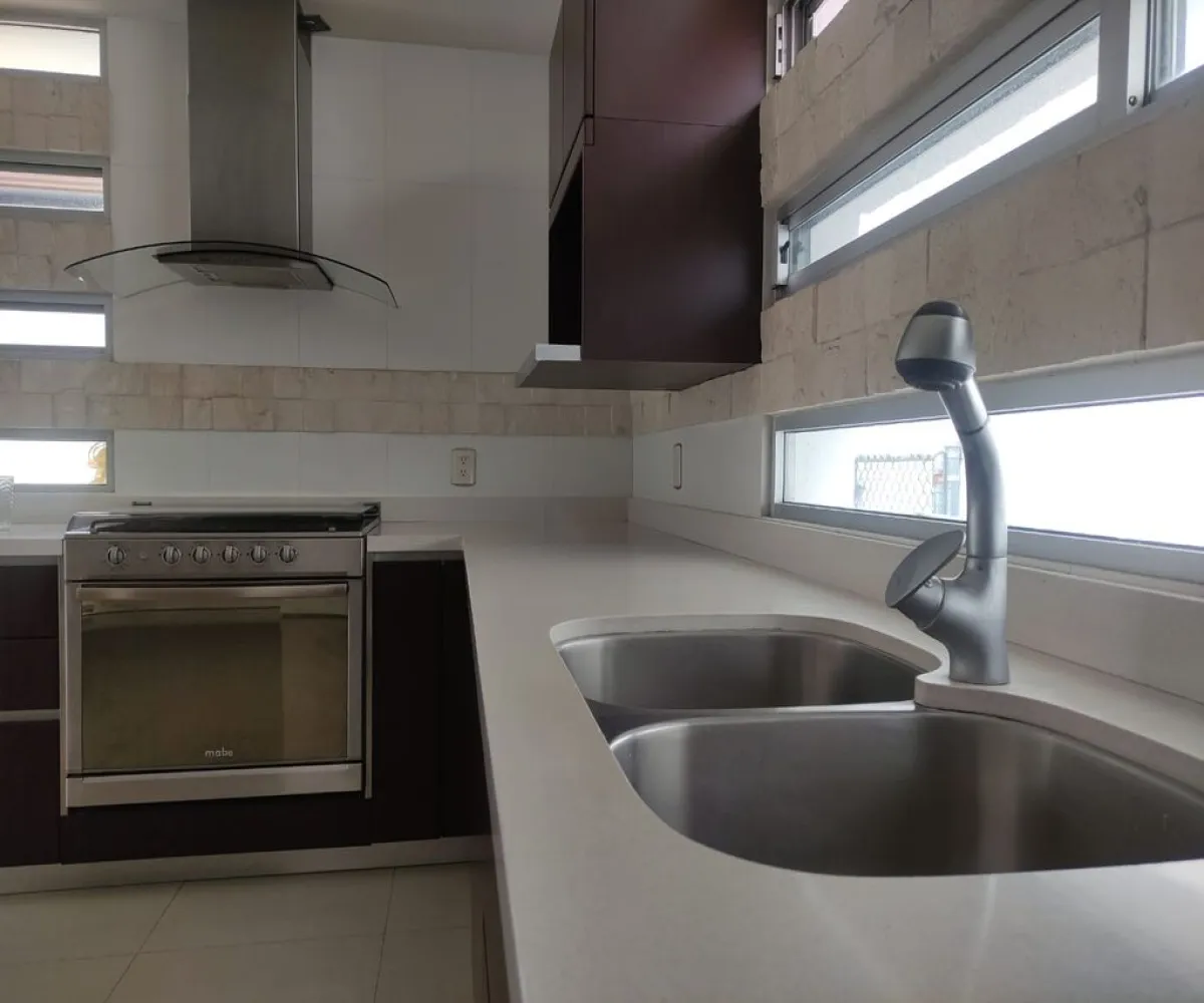 Casa En Renta,Los castaños,Avenida Naciones Unidas 7500 113, Zapopan, Jalisco 45110, 3 Habitaciones,3 Baños,Avenida Naciones Unidas,1,pVfxTcV