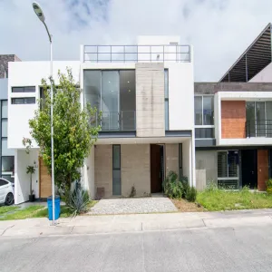 Casa En Venta,Valle del Imperio Galo S/N, Zapopan, Jalisco 45134, 3 Habitaciones,2 Baños,Valle del Imperio Galo,1,pbfDvQ5