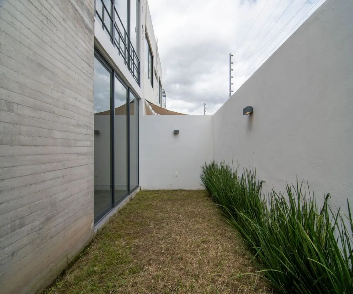 Casa En Venta,Valle del Imperio Galo S/N, Zapopan, Jalisco 45134, 3 Habitaciones,2 Baños,Valle del Imperio Galo,1,pbfDvQ5