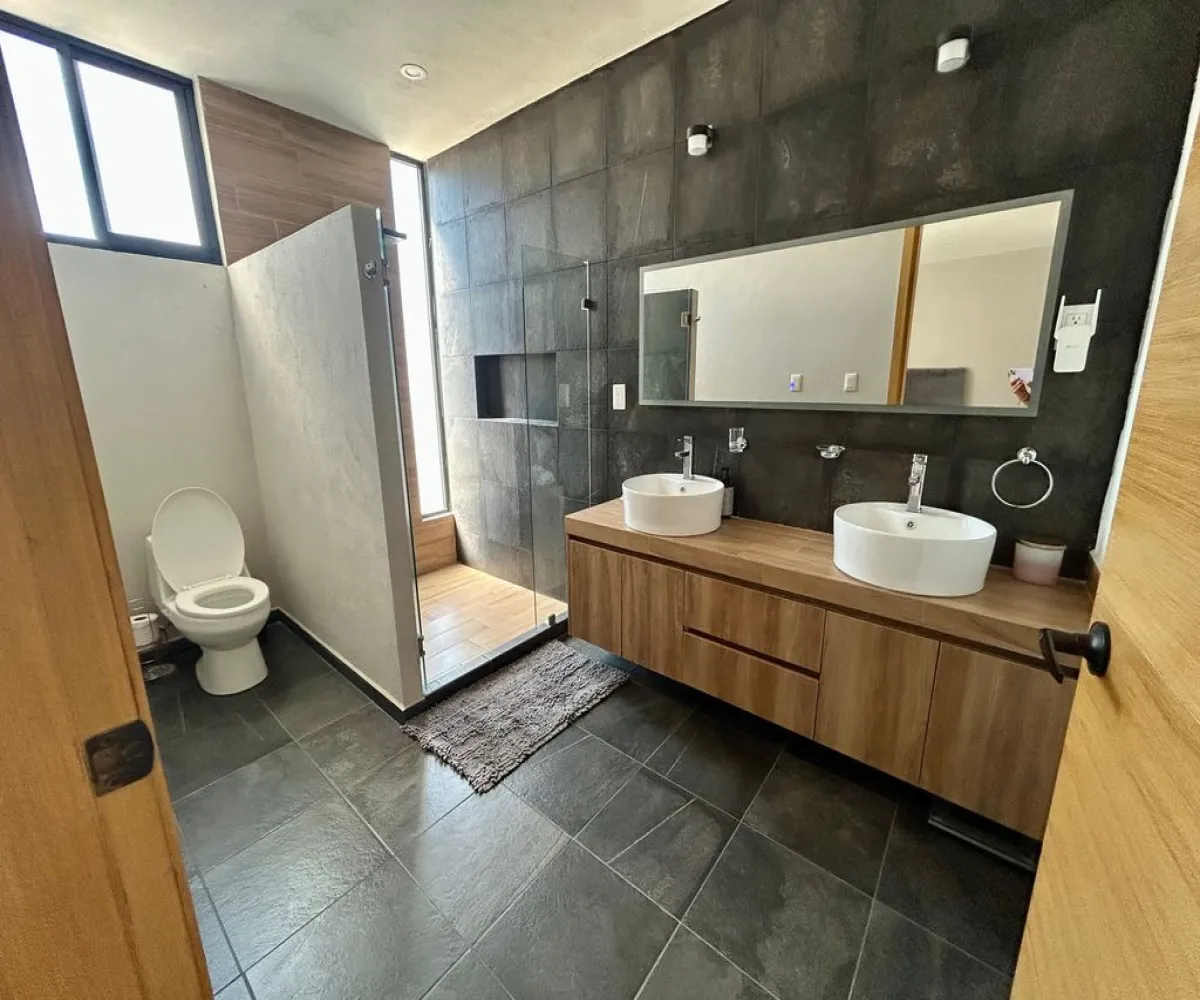 Casa En Venta,Capital Norte,Avenida F 5250 201, Zapopan, Jalisco 45134, 3 Habitaciones,3 Baños,Avenida F,3,pcBMQDA