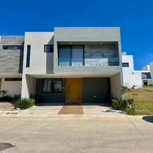 Casa En Venta,Capital Norte,Avenida F 5250 201, Zapopan, Jalisco 45134, 3 Habitaciones,3 Baños,Avenida F,3,pcBMQDA