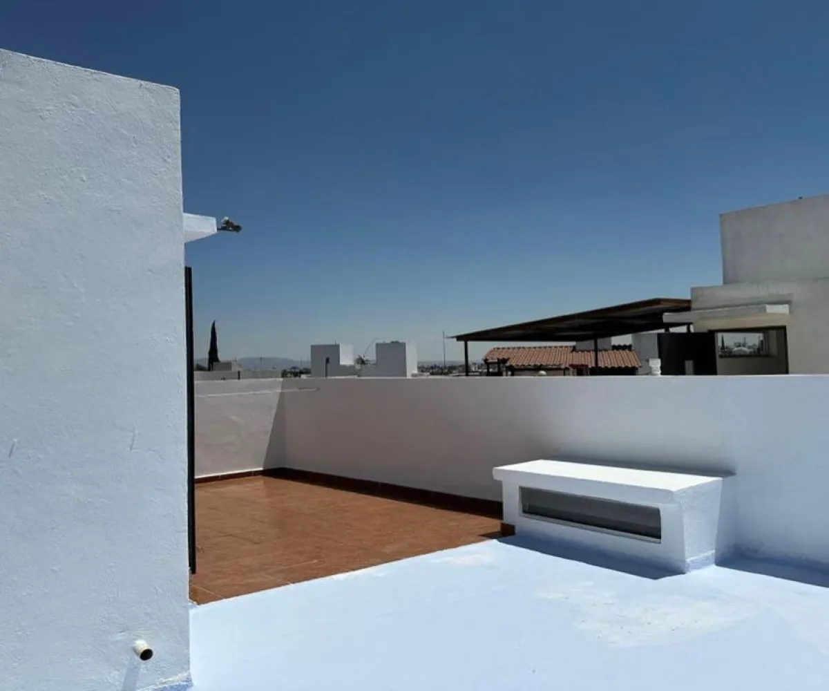 Casa En Venta,Colinas del Rey,Paseo de las cañadas sur 160, Zapopan, Jalisco 45130, 3 Habitaciones,2 Baños,Paseo de las cañadas sur,1,px1yyoq