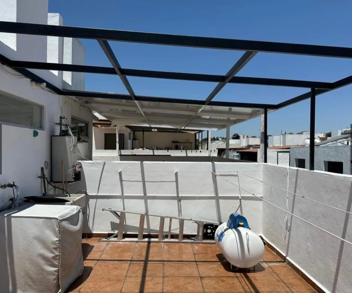 Casa En Venta,Colinas del Rey,Paseo de las cañadas sur 160, Zapopan, Jalisco 45130, 3 Habitaciones,2 Baños,Paseo de las cañadas sur,1,px1yyoq