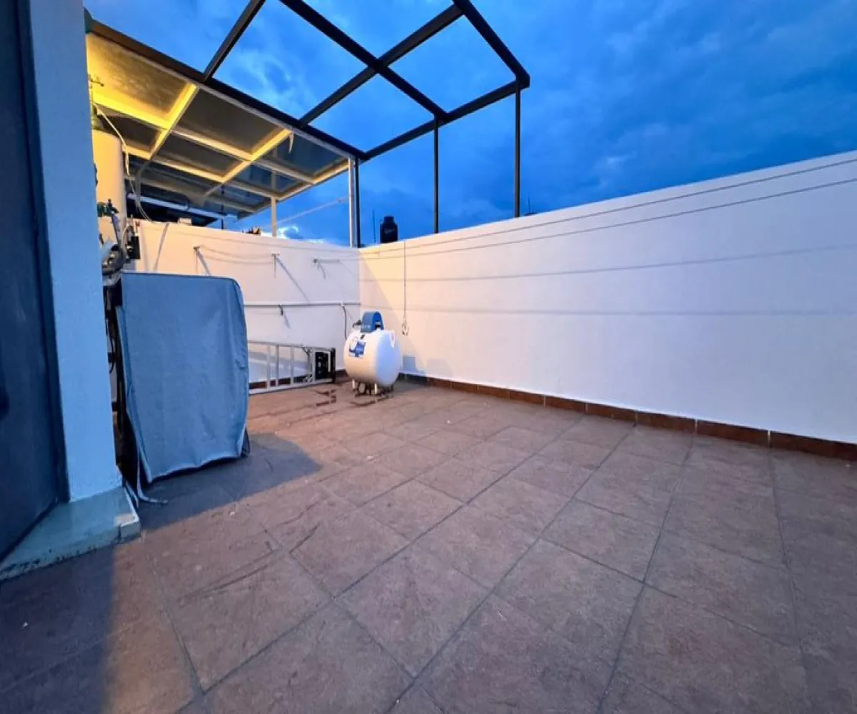 Casa En Venta,Colinas del Rey,Paseo de las cañadas sur 160, Zapopan, Jalisco 45130, 3 Habitaciones,2 Baños,Paseo de las cañadas sur,1,px1yyoq