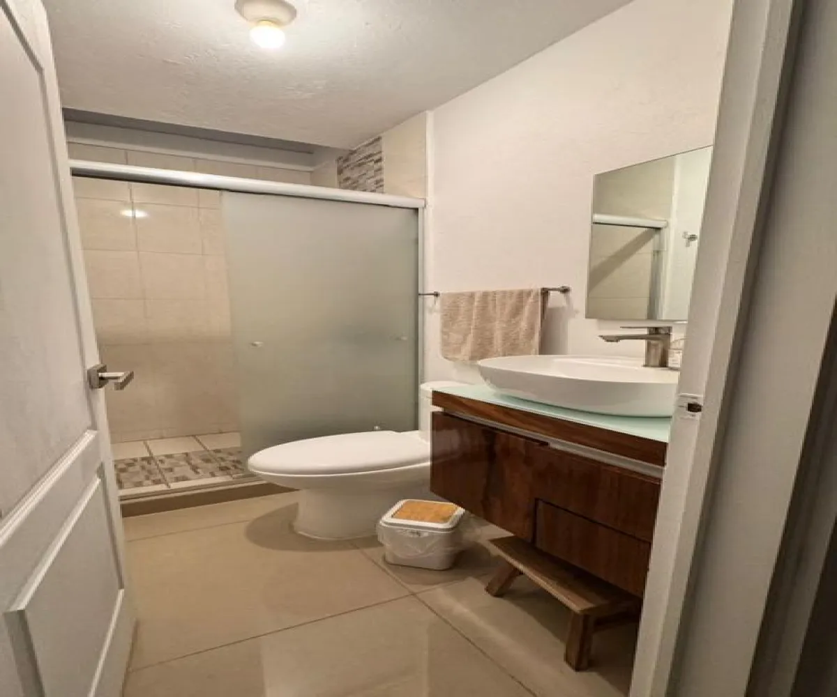 Casa En Venta,Colinas del Rey,Paseo de las cañadas sur 160, Zapopan, Jalisco 45130, 3 Habitaciones,2 Baños,Paseo de las cañadas sur,1,px1yyoq