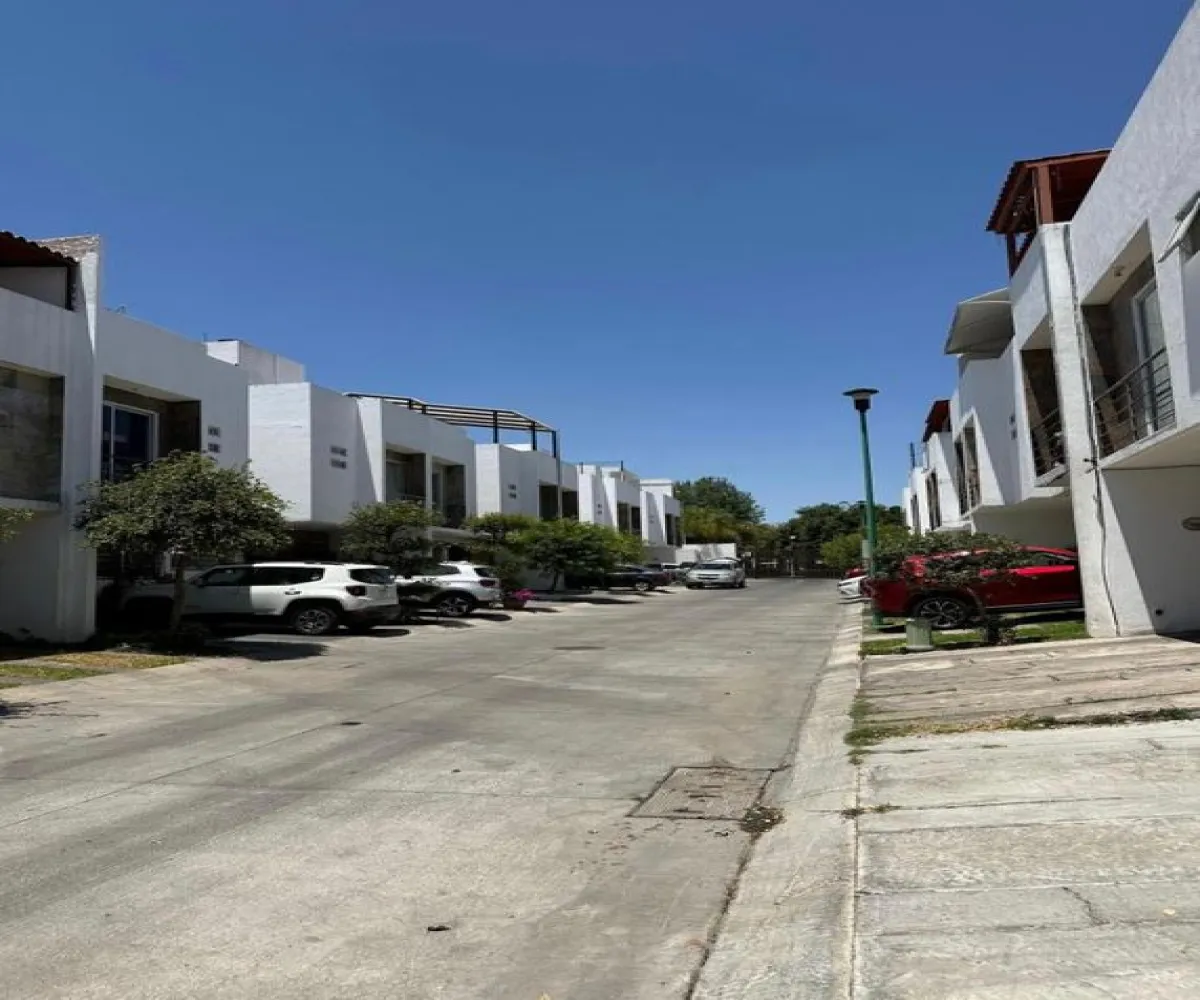 Casa En Venta,Colinas del Rey,Paseo de las cañadas sur 160, Zapopan, Jalisco 45130, 3 Habitaciones,2 Baños,Paseo de las cañadas sur,1,px1yyoq