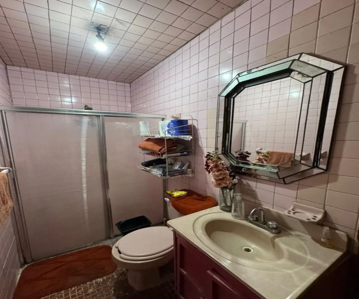 Casa En Venta,San Juan de Dios,Mariano Jiménez S/N, Guadalajara, Jalisco 44360, 13 Habitaciones,2 Baños,Mariano Jiménez,1,pV5NgQW