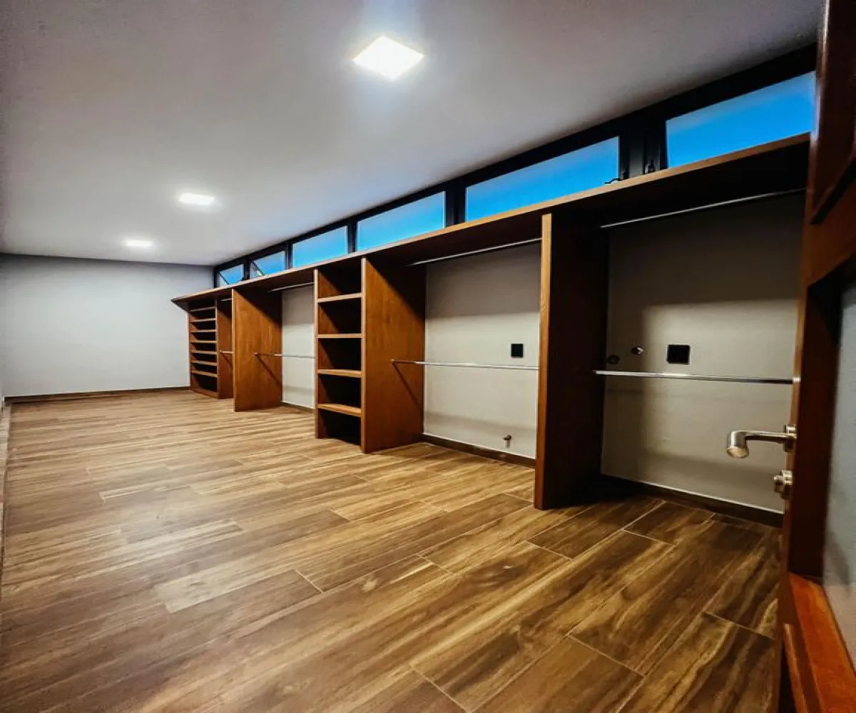 Casa En Venta,Los Gavilanes ,Avenida López Mateos Sur 5550, Tlajomulco de Zúñiga, Jalisco 45645, 4 Habitaciones,7 Baños,Avenida López Mateos Sur,3,pD9xVKd