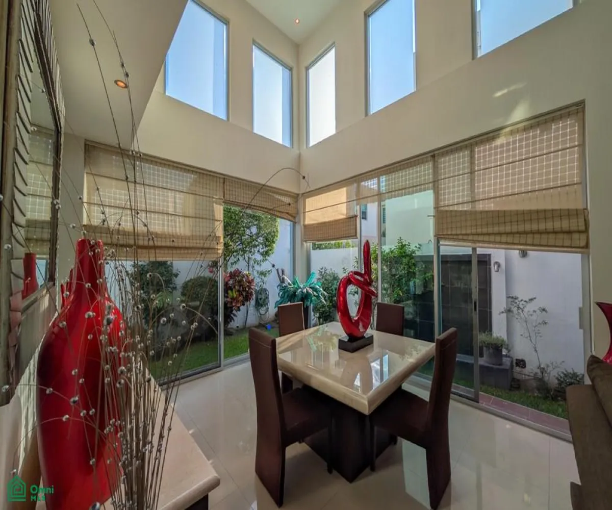 Casa En Venta,Fraccionamiento Jardín Real,Coto 3 Jardín de Cibeles 505, Zapopan, Jalisco 45136, 4 Habitaciones,4 Baños,Coto 3 Jardín de Cibeles,3,MX251017170