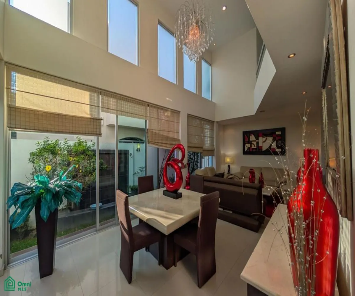 Casa En Venta,Fraccionamiento Jardín Real,Coto 3 Jardín de Cibeles 505, Zapopan, Jalisco 45136, 4 Habitaciones,4 Baños,Coto 3 Jardín de Cibeles,3,MX251017170