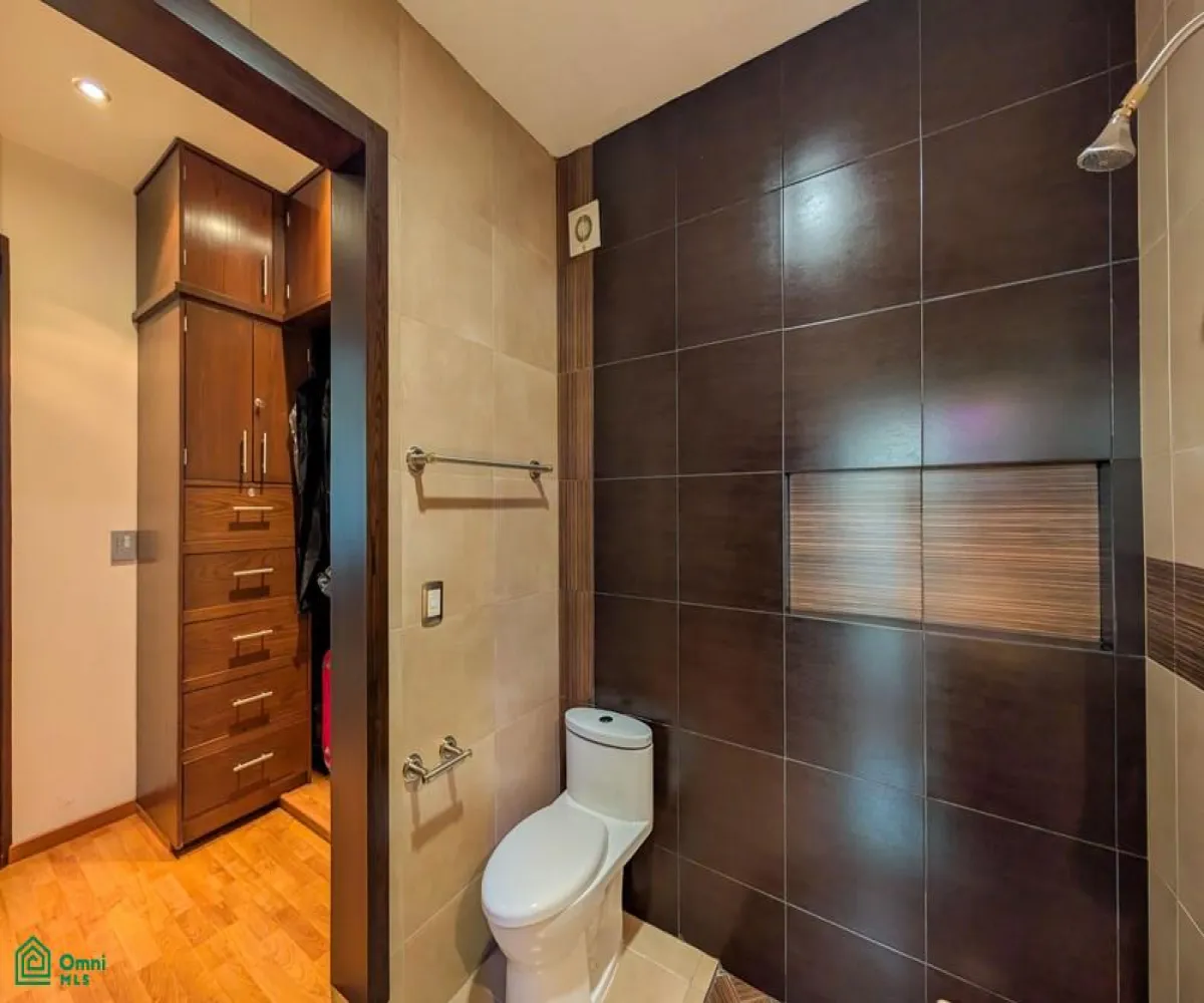 Casa En Venta,Fraccionamiento Jardín Real,Coto 3 Jardín de Cibeles 505, Zapopan, Jalisco 45136, 4 Habitaciones,4 Baños,Coto 3 Jardín de Cibeles,3,MX251017170