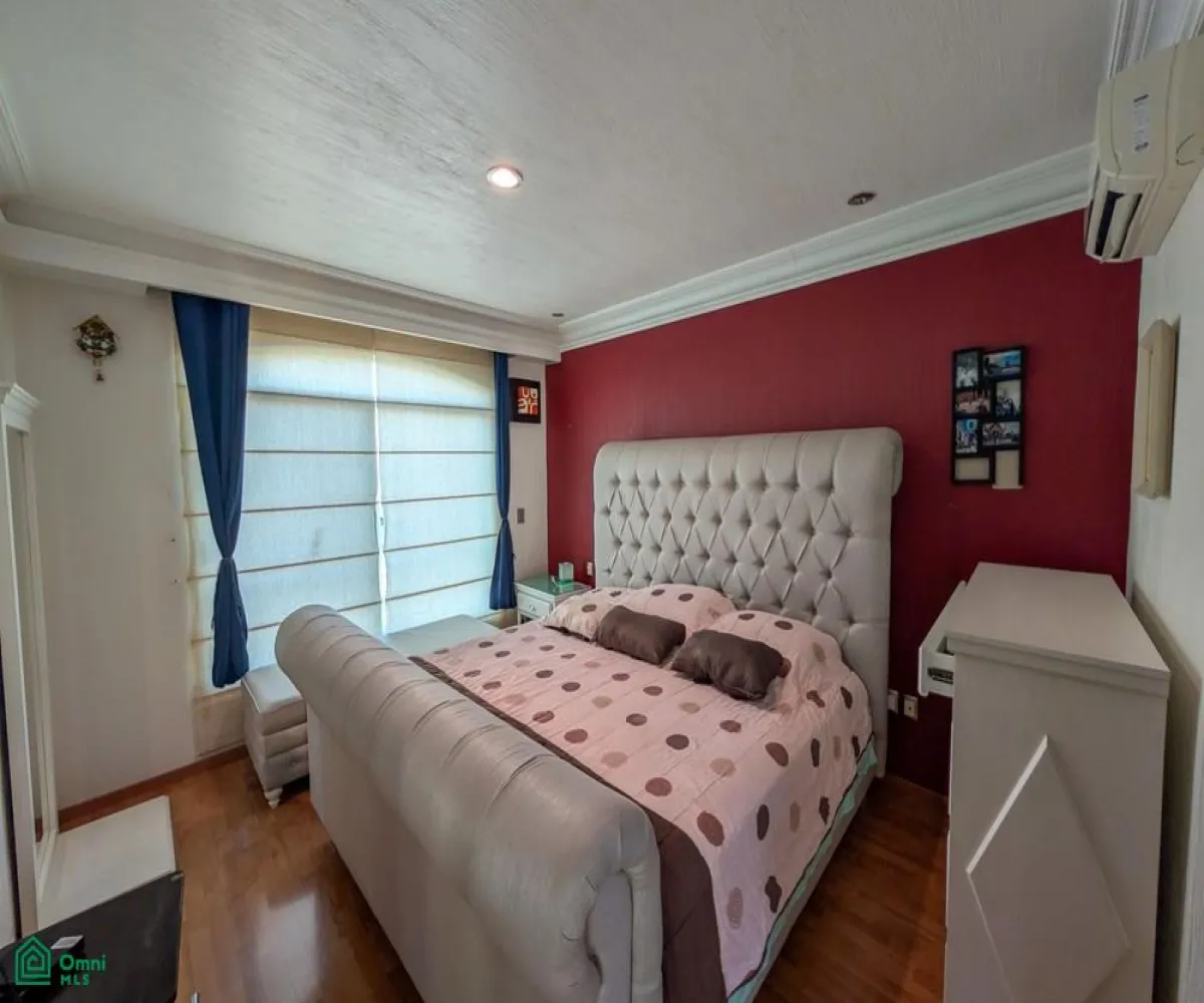 Casa En Venta,Fraccionamiento Jardín Real,Coto 3 Jardín de Cibeles 505, Zapopan, Jalisco 45136, 4 Habitaciones,4 Baños,Coto 3 Jardín de Cibeles,3,MX251017170