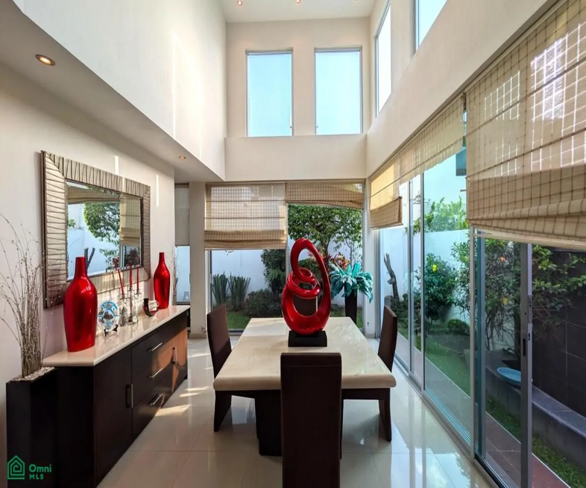 Casa En Venta,Fraccionamiento Jardín Real,Coto 3 Jardín de Cibeles 505, Zapopan, Jalisco 45136, 4 Habitaciones,4 Baños,Coto 3 Jardín de Cibeles,3,MX251017170