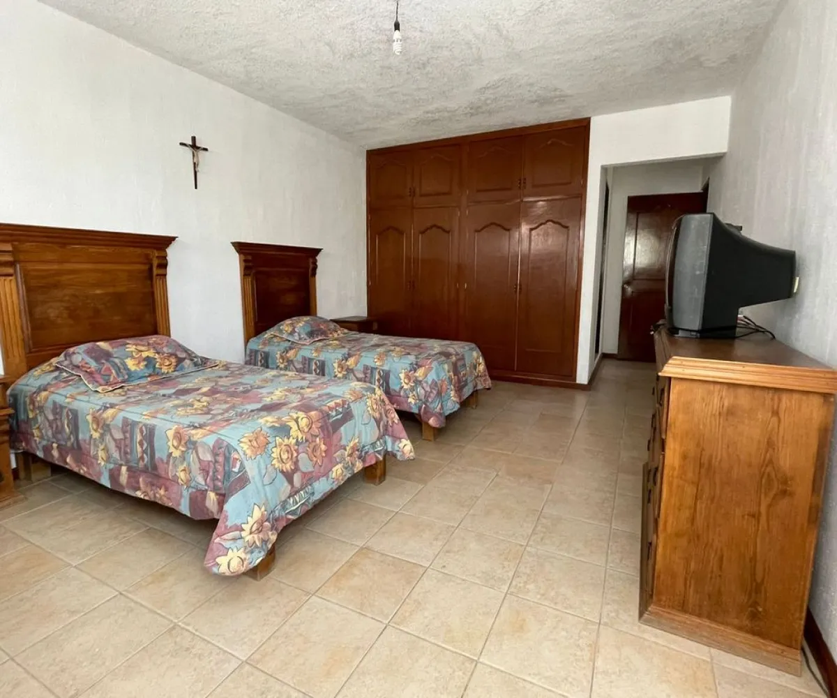 Casa En Venta,Alcaldes,Don Pedro de Marfil 17, Lagos de Moreno, Jalisco 47474, 3 Habitaciones,3 Baños,Don Pedro de Marfil,1,pO9k0Sd