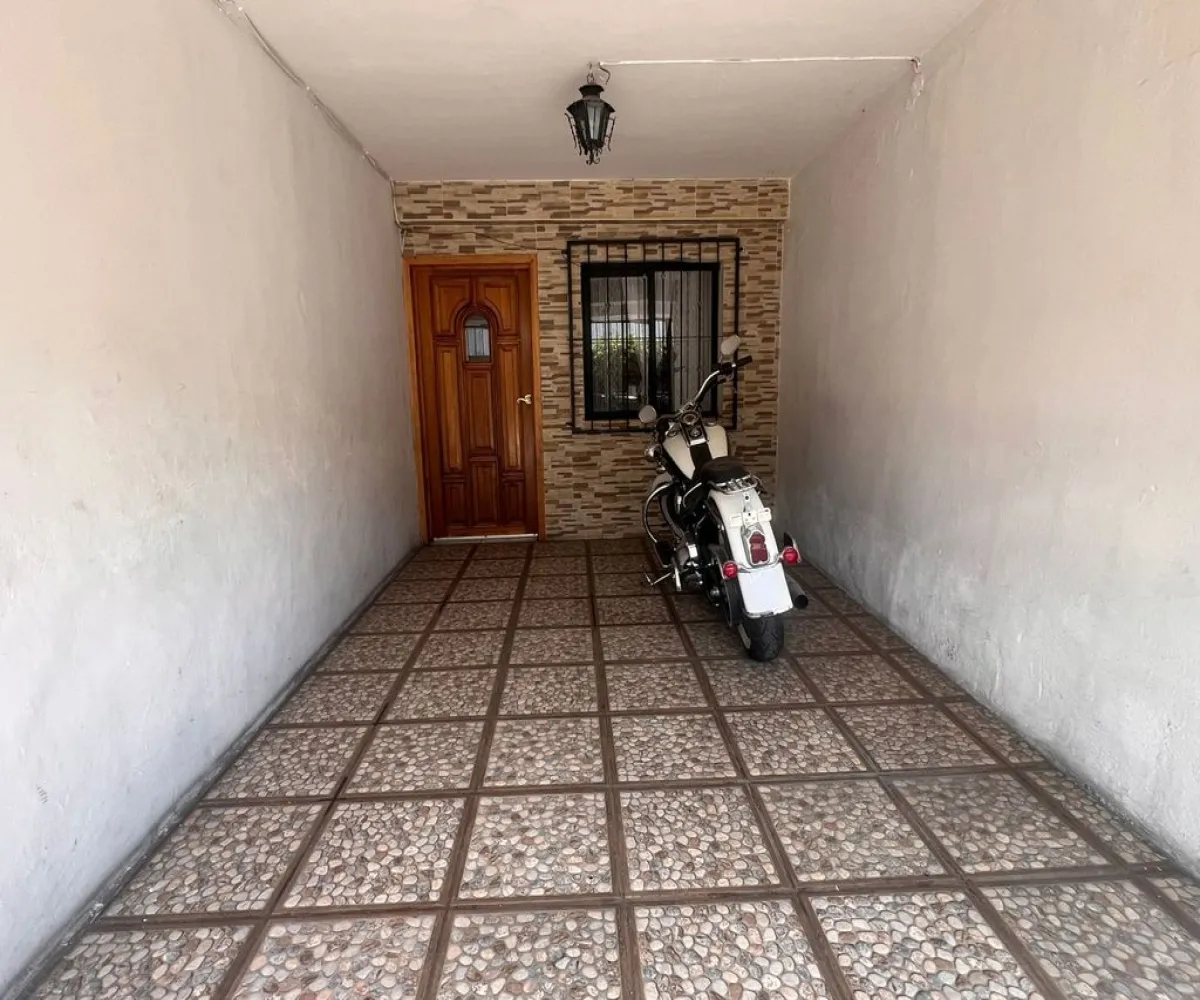 Casa En Venta,Del Fresno,Calle Zapote 1437, Guadalajara, Jalisco 44900, 6 Habitaciones,4 Baños,Calle Zapote,1,poBkhcb