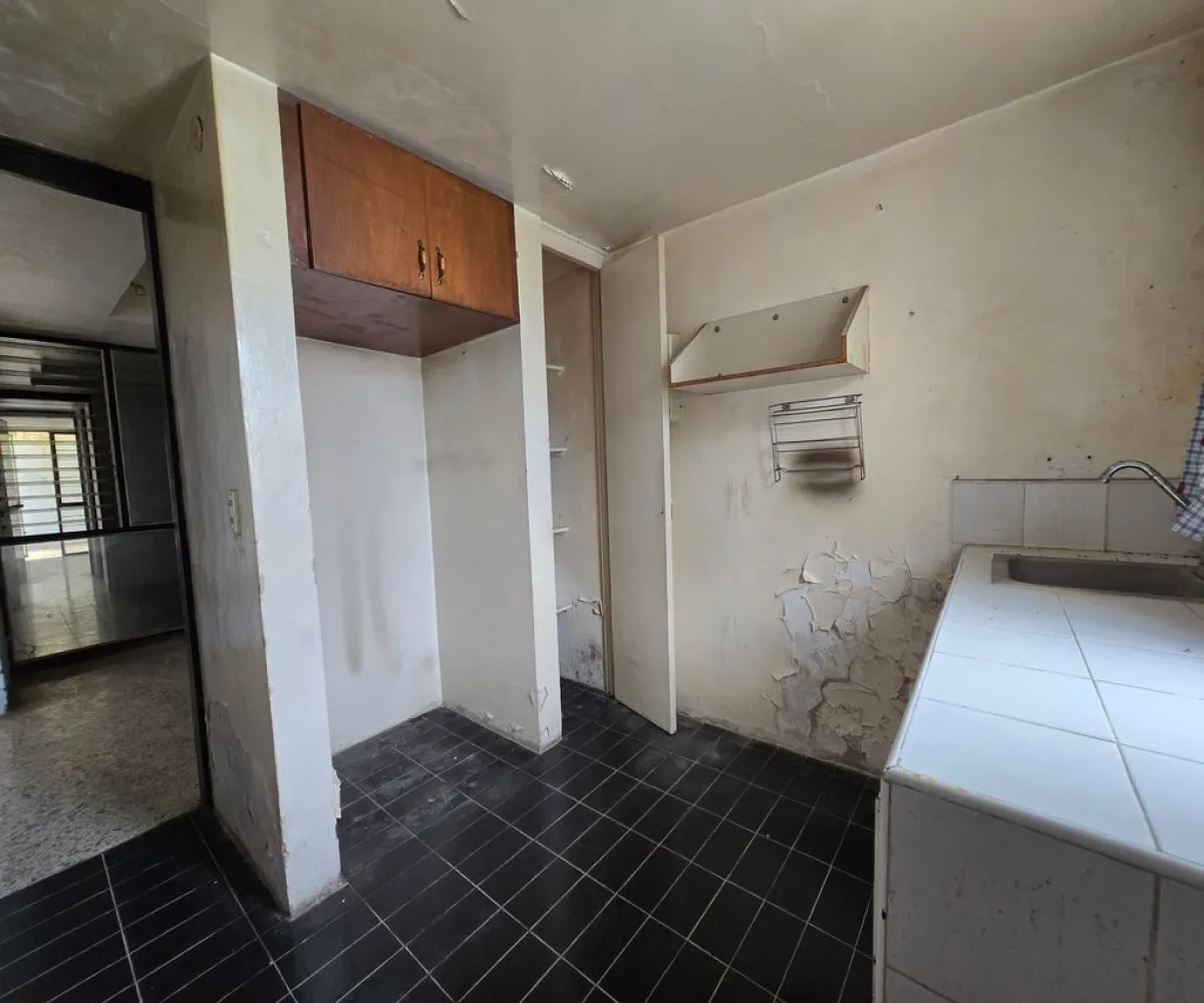 Casa En Venta,Jardines del Country,Mesones 2005, Guadalajara, Jalisco 44210, 5 Habitaciones,2 Baños,Mesones,1,pfq9xbZ