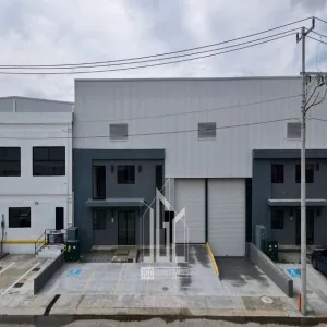 Bodega En Venta,Santa Cruz de las Flores,Privada Rosa Morada Lote 4 Industrial Santa Cruz S/N, Tlajomulco de Zúñiga, Jalisco 47720,Privada Rosa Morada Lote 4 Industrial Santa Cruz,2,pKteAkR