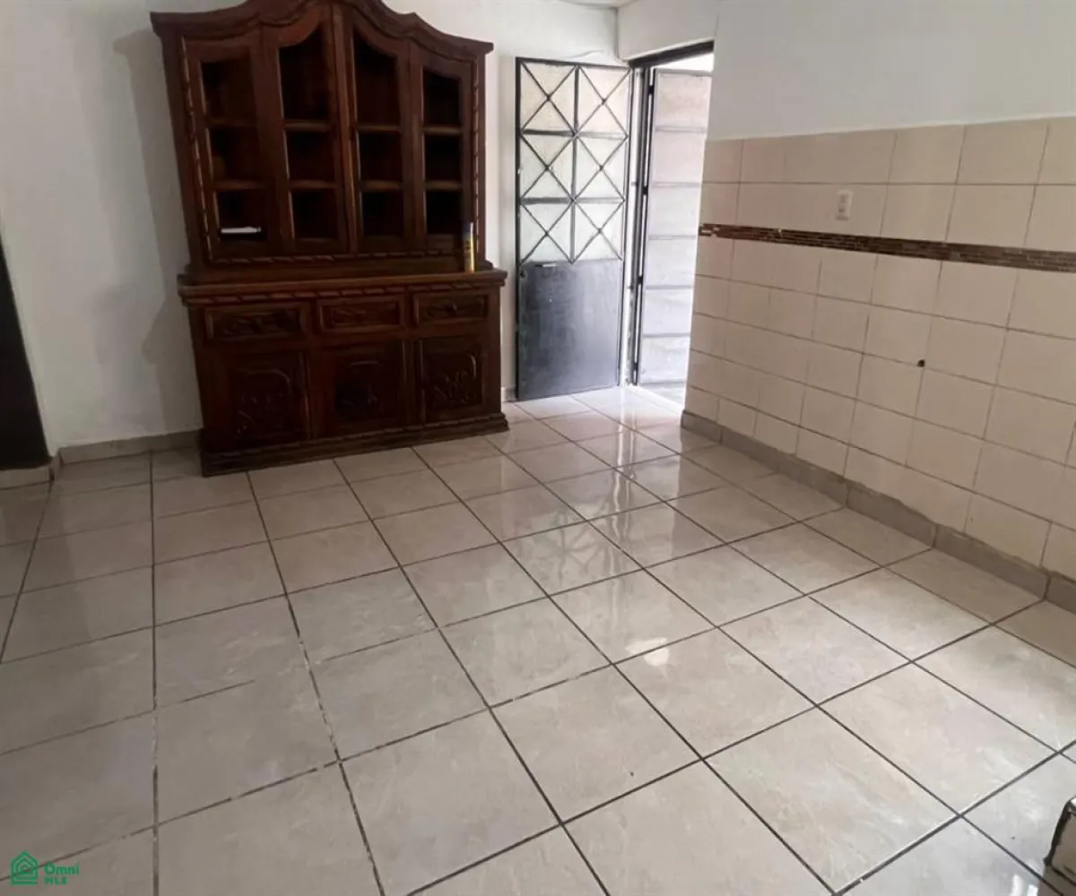 Casa En Venta,Del Fresno 1a. Sección,Zapote 1437, Guadalajara, Jalisco 44921, 6 Habitaciones,3 Baños,Zapote,2,MX251025471