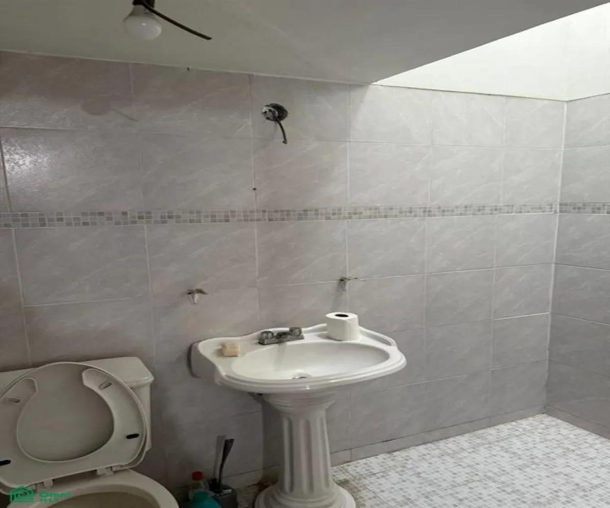 Casa En Venta,Jardines Alcalde,Jose manzano 626, Guadalajara, Jalisco 44298, 5 Habitaciones,3 Baños,Jose manzano,2,MX251025972