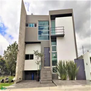 Casa En Venta,Senderos de Monte Verde,Sendero de los Viñedos 22, Tlajomulco de Zuniga, Jalisco 45646, 4 Habitaciones,5 Baños,Sendero de los Viñedos,2,MX251026063