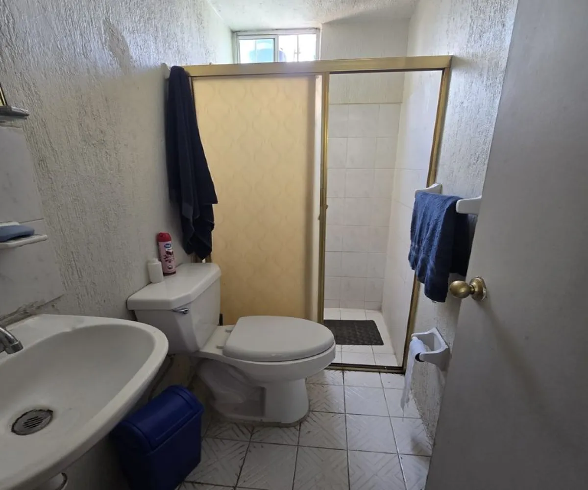 Casa En Venta,Valle de La Misericordia,Calle Tiburon 130, San Pedro Tlaquepaque, Jalisco 45655, 3 Habitaciones,2 Baños,Calle Tiburon,2,p5LC1I4