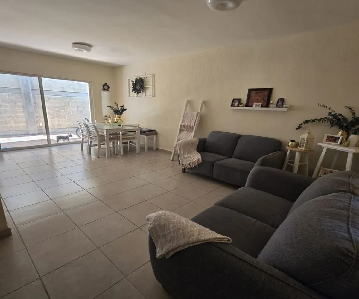 Casa En Venta,Alta California,Boulevard Alta California 1221, Tlajomulco de Zúñiga, Jalisco 45650, 3 Habitaciones,2 Baños,Boulevard Alta California,1,p9Mh2tA