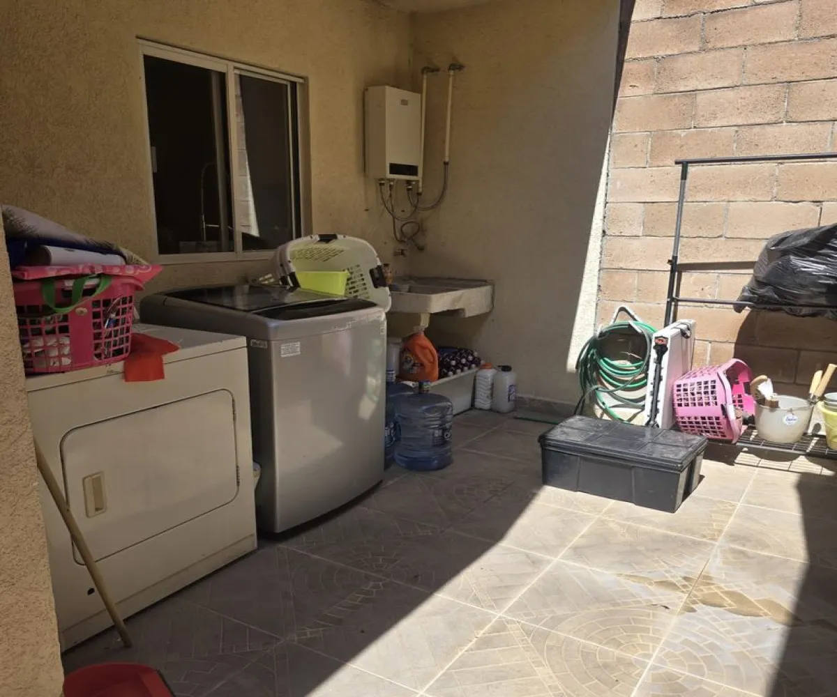 Casa En Venta,Alta California,Boulevard Alta California 1221, Tlajomulco de Zúñiga, Jalisco 45650, 3 Habitaciones,2 Baños,Boulevard Alta California,1,p9Mh2tA