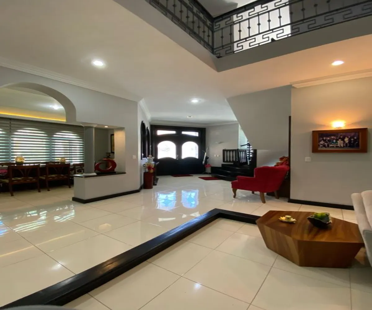 Casa En Venta,Virreyes,Avenida Naciones Unidas S/N, Zapopan, Jalisco 45110, 5 Habitaciones,4 Baños,Avenida Naciones Unidas,1,piloVhI