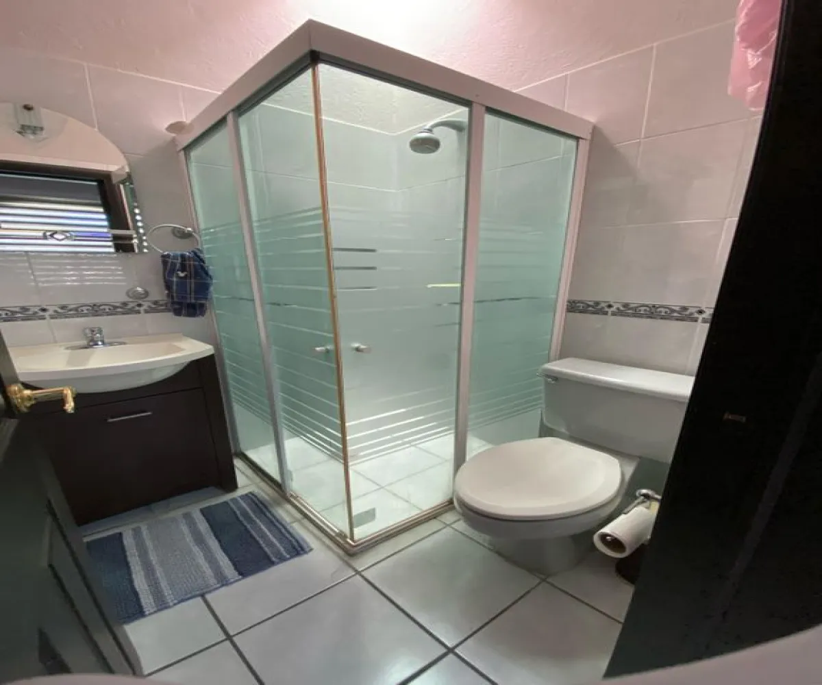 Casa En Venta,Virreyes,Avenida Naciones Unidas S/N, Zapopan, Jalisco 45110, 5 Habitaciones,4 Baños,Avenida Naciones Unidas,1,piloVhI