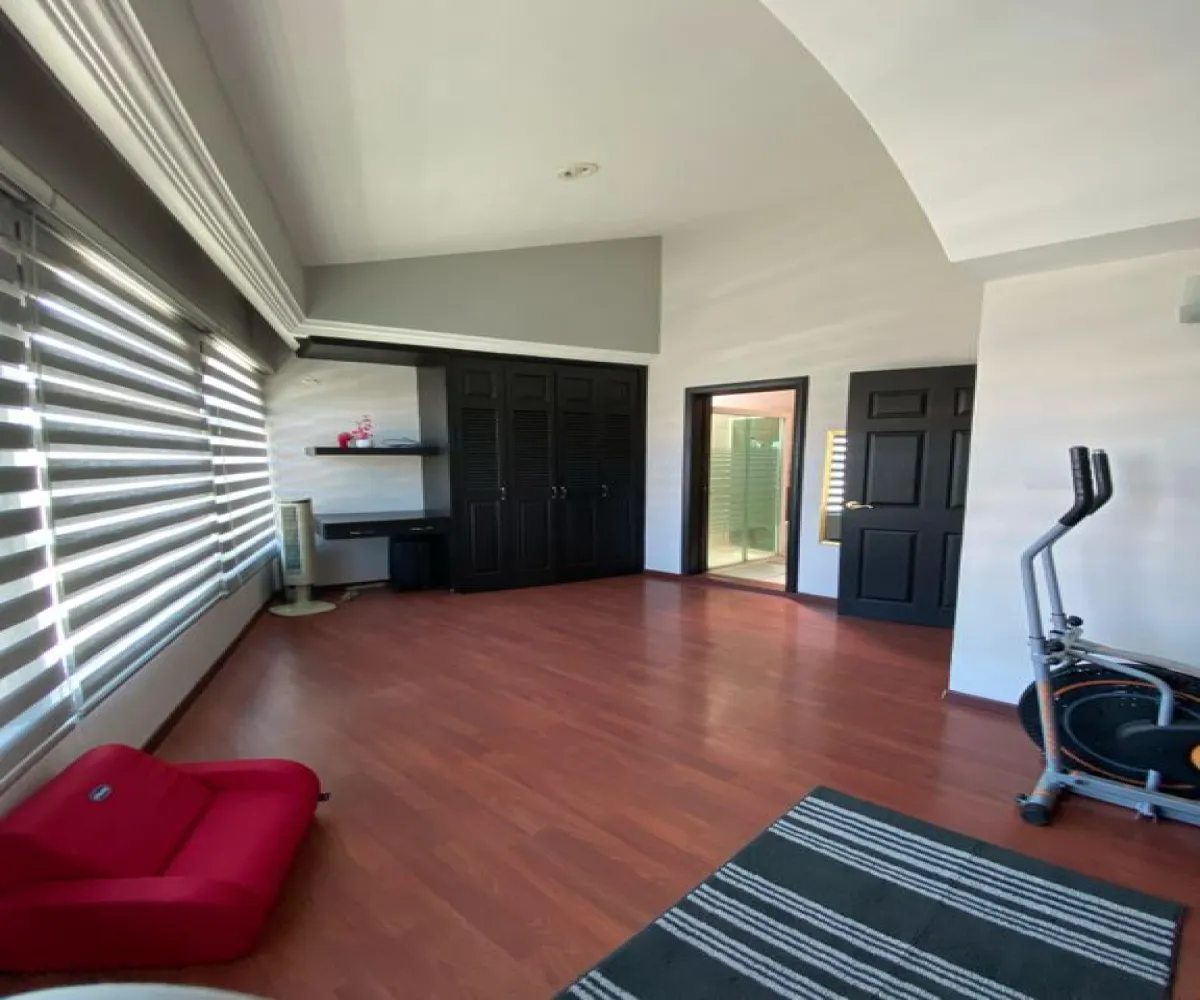 Casa En Venta,Virreyes,Avenida Naciones Unidas S/N, Zapopan, Jalisco 45110, 5 Habitaciones,4 Baños,Avenida Naciones Unidas,1,piloVhI