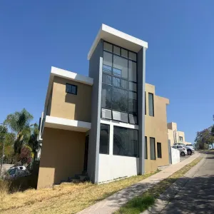Casa En Venta,Monte verde,arbolerdas 73 196, Tlajomulco de Zúñiga, Jalisco 45640, 4 Habitaciones,3 Baños,arbolerdas ,1,plUcaqG