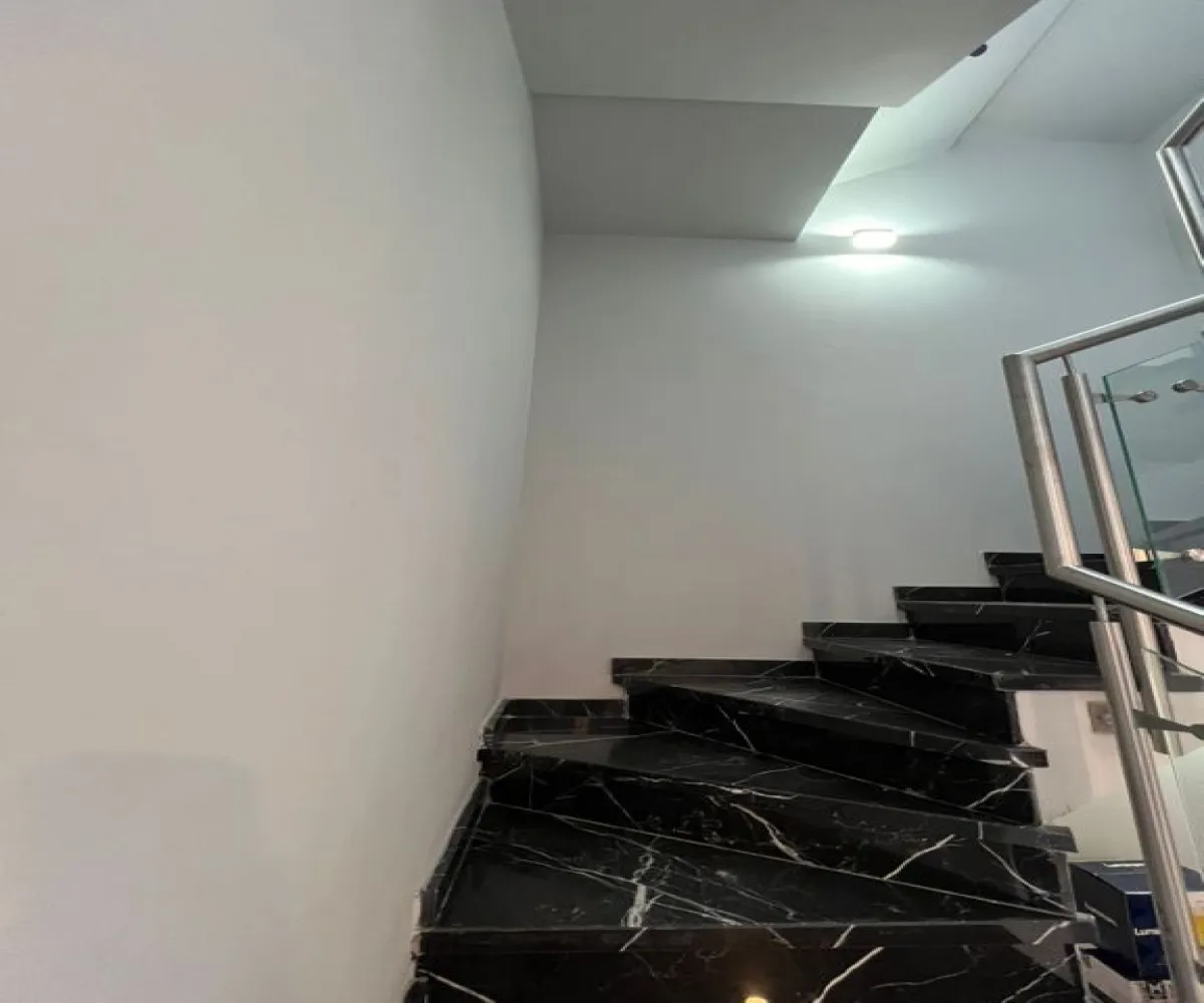 Casa En Venta,Altavista,Altavista Poniente 303, Zapopan, Jalisco 45134, 4 Habitaciones,3 Baños,Altavista Poniente,1,pr7vG9W