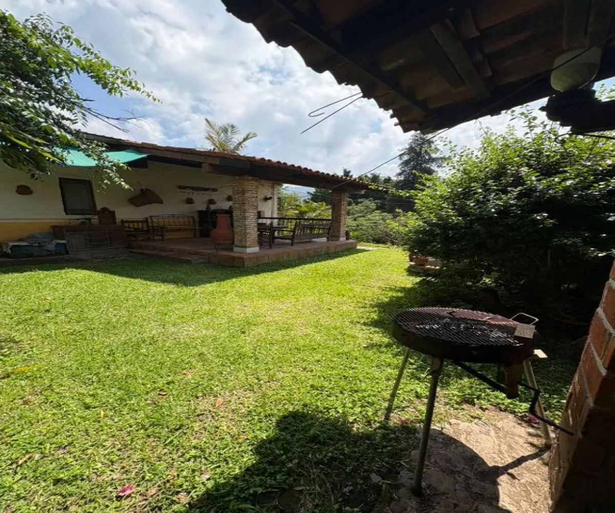 Casa En Venta,Jocotepec,Guadalajara-Morelia 502, Jocotepec, Jalisco 45800, 3 Habitaciones,2 Baños,Guadalajara-Morelia,1,prcHHpd