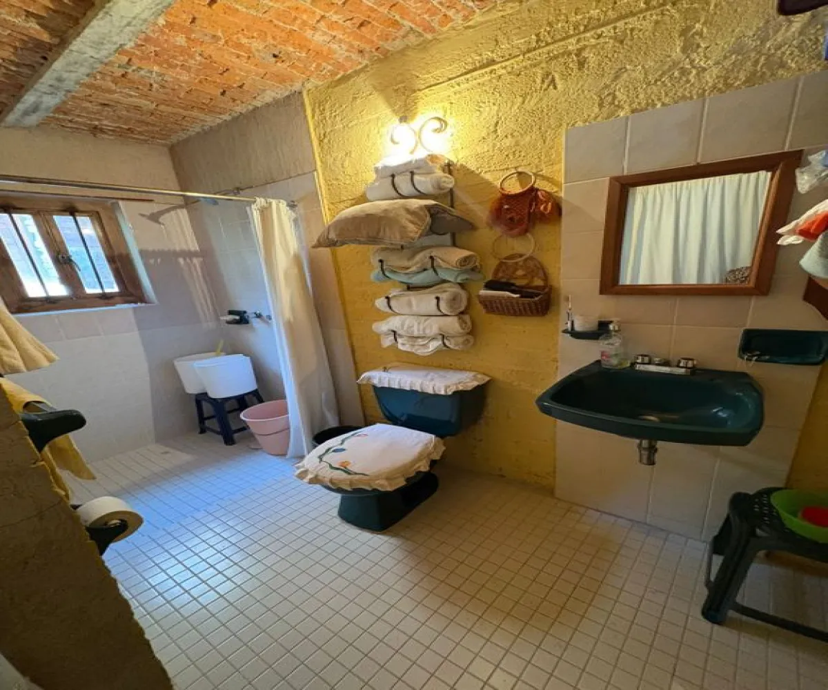 Casa En Venta,Jocotepec,Guadalajara-Morelia 502, Jocotepec, Jalisco 45800, 3 Habitaciones,2 Baños,Guadalajara-Morelia,1,prcHHpd