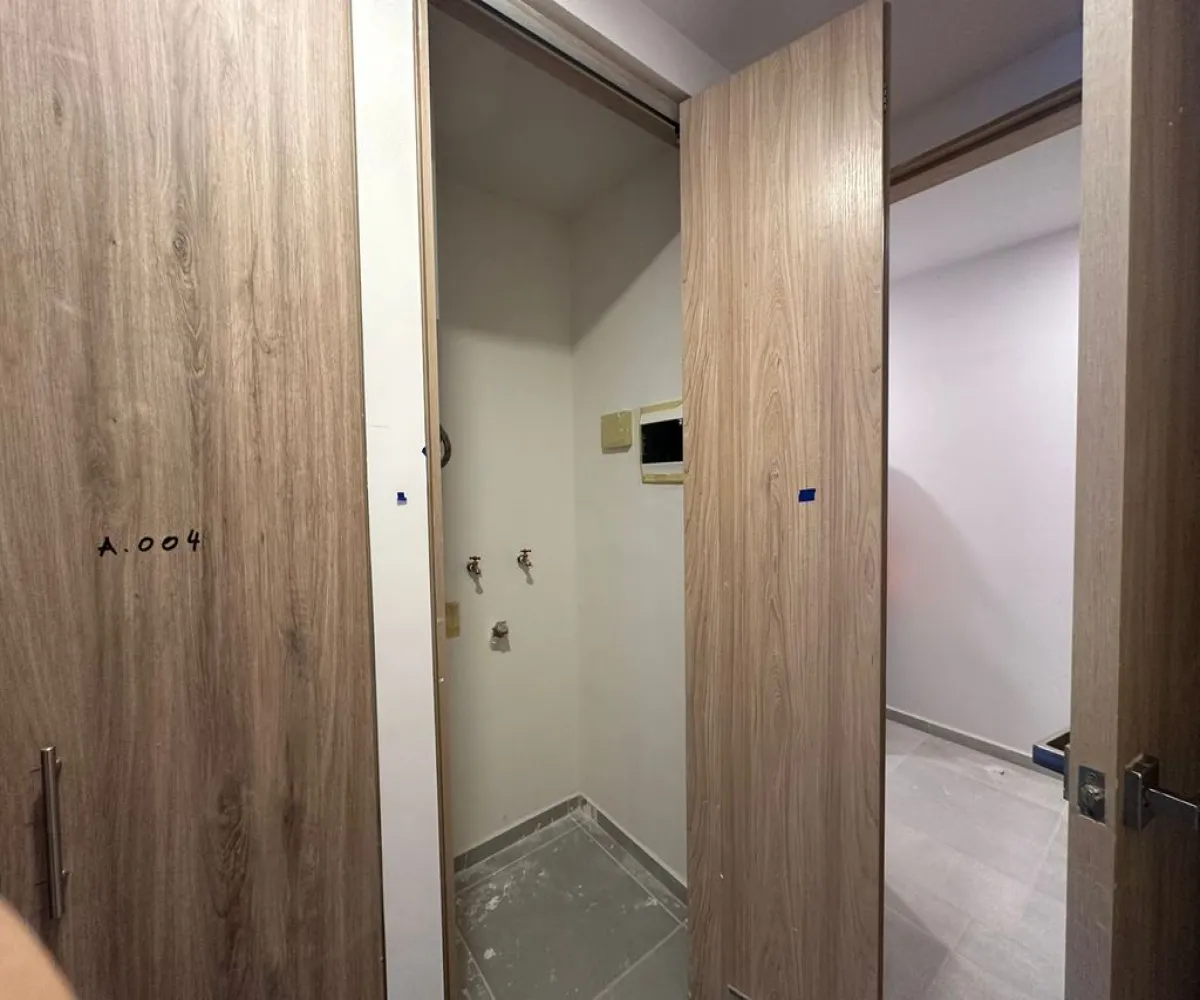 Departamento En Venta,El Retiro,Calle José Encarnación Rosas 470 05, Guadalajara, Jalisco 44280, 1 Cuarto,1 Baño,Calle José Encarnación Rosas,1,p9YZdtL