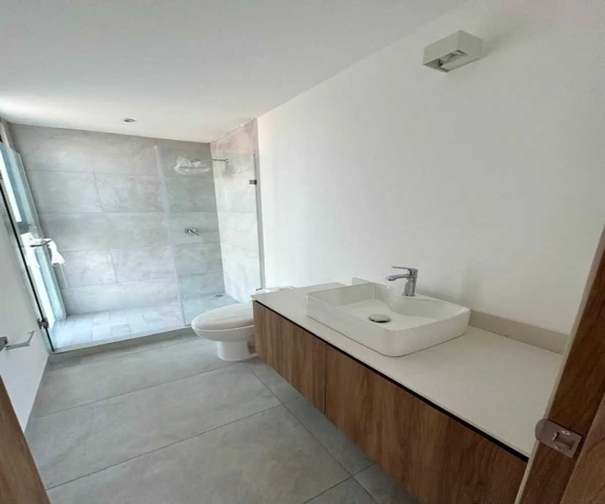 Departamento En Venta,Ladron De Guevara,Avenida Miguel Hidalgo y Costilla 603, Guadalajara, Jalisco 44600, 2 Habitaciones,2 Baños,Avenida Miguel Hidalgo y Costilla,1,pAgKwuJ