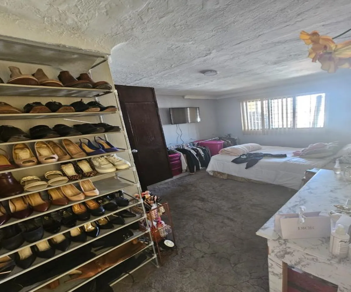 Casa En Venta,Lomas de Zapopan,Avenida de la Mancha 324, Zapopan, Jalisco 45130, 4 Habitaciones,2 Baños,Avenida de la Mancha,2,pGi3VRI