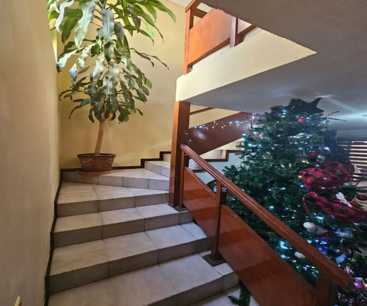 Casa En Venta,Lomas de Zapopan,Avenida de la Mancha 324, Zapopan, Jalisco 45130, 4 Habitaciones,2 Baños,Avenida de la Mancha,2,pGi3VRI