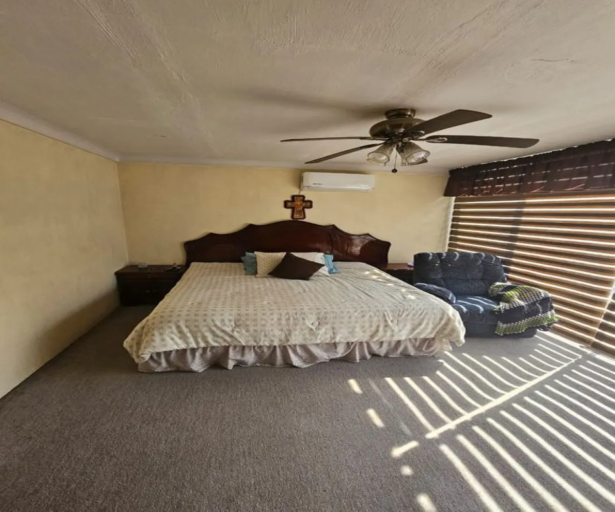 Casa En Venta,Lomas de Zapopan,Avenida de la Mancha 324, Zapopan, Jalisco 45130, 4 Habitaciones,2 Baños,Avenida de la Mancha,2,pGi3VRI