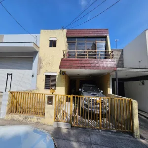 Casa En Venta,Lomas de Zapopan,Avenida de la Mancha 324, Zapopan, Jalisco 45130, 4 Habitaciones,2 Baños,Avenida de la Mancha,2,pGi3VRI