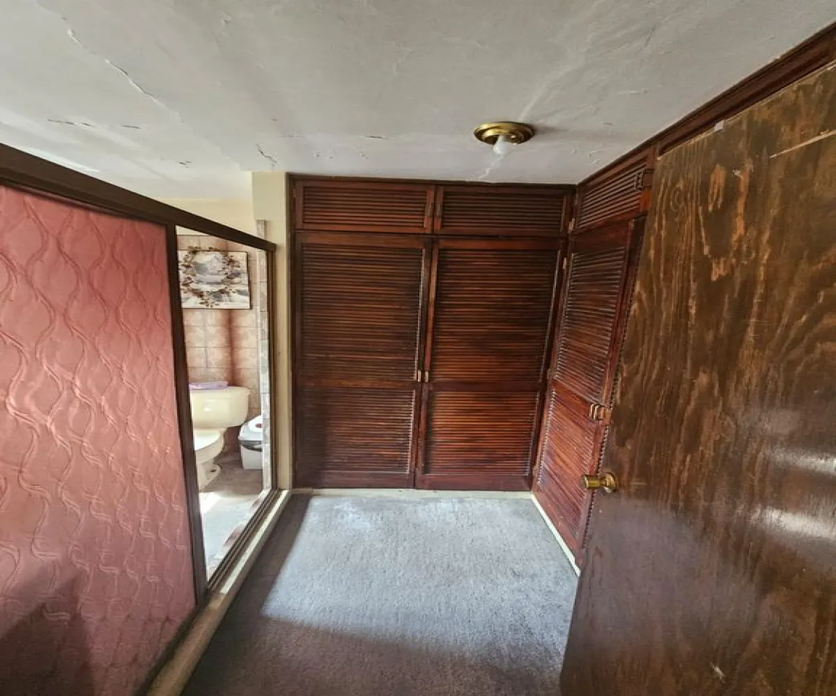 Casa En Venta,Lomas de Zapopan,Avenida de la Mancha 324, Zapopan, Jalisco 45130, 4 Habitaciones,2 Baños,Avenida de la Mancha,2,pGi3VRI