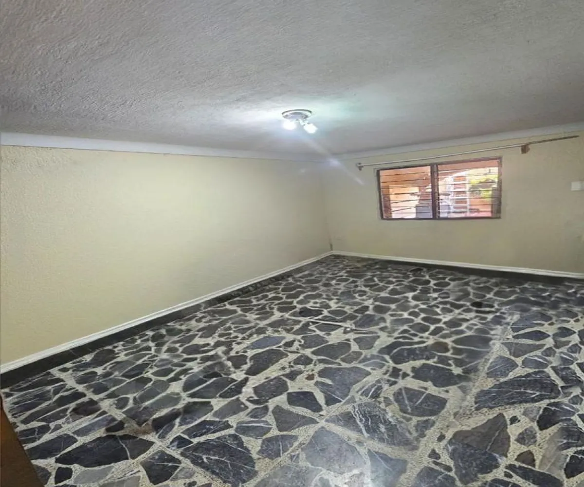 Casa En Venta,Lomas de Zapopan,Avenida de la Mancha 324, Zapopan, Jalisco 45130, 4 Habitaciones,2 Baños,Avenida de la Mancha,2,pGi3VRI