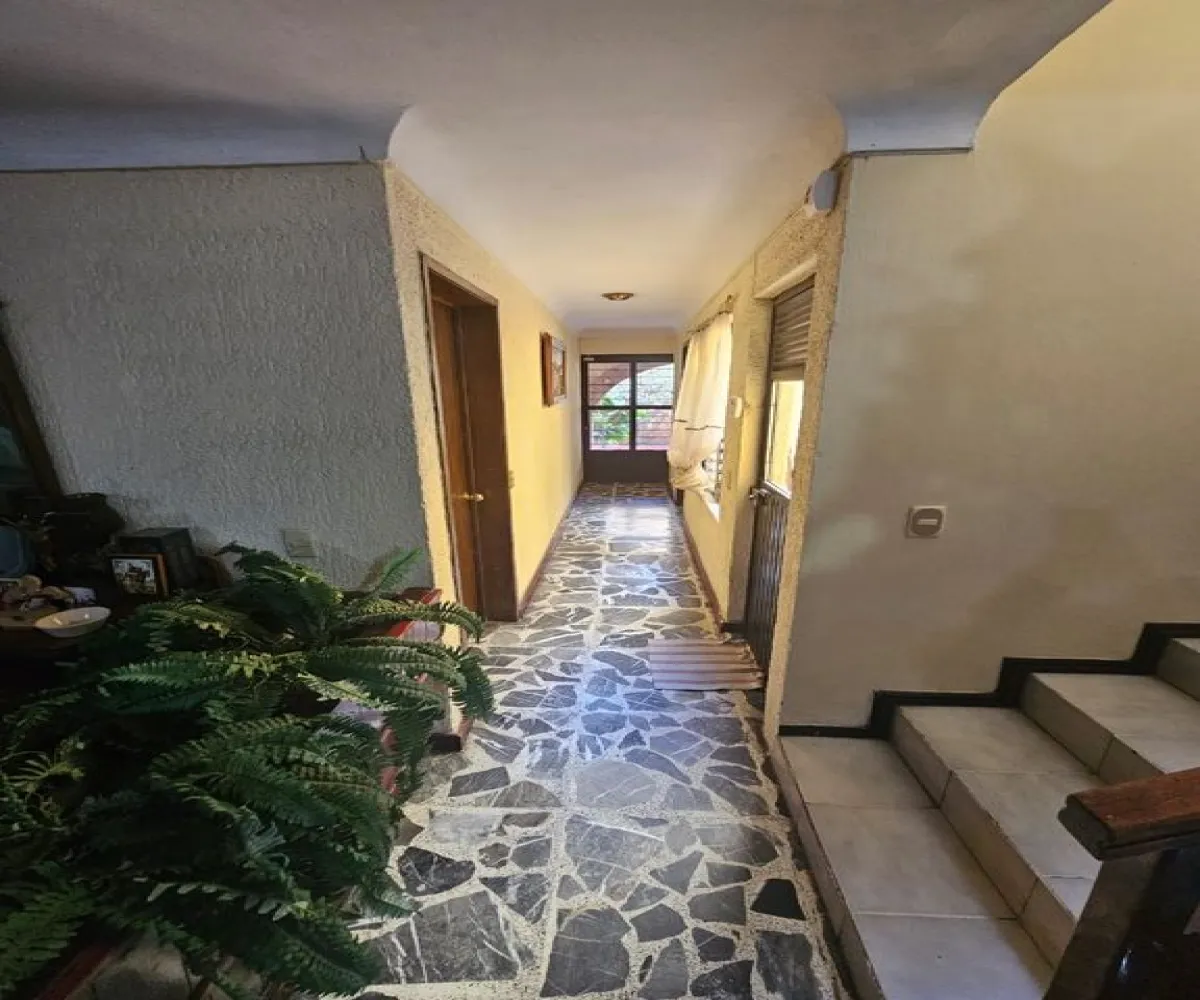 Casa En Venta,Lomas de Zapopan,Avenida de la Mancha 324, Zapopan, Jalisco 45130, 4 Habitaciones,2 Baños,Avenida de la Mancha,2,pGi3VRI