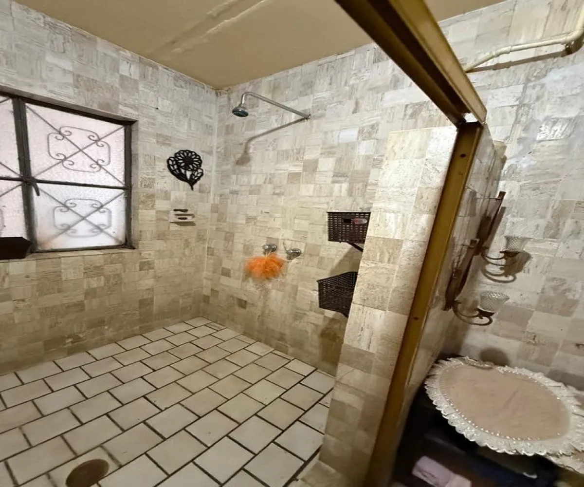 Casa En Venta,Santa Elena de La Cruz,Evora 1755, Guadalajara, Jalisco 44230, 6 Habitaciones,2 Baños,Evora,1,pf2Uj7T